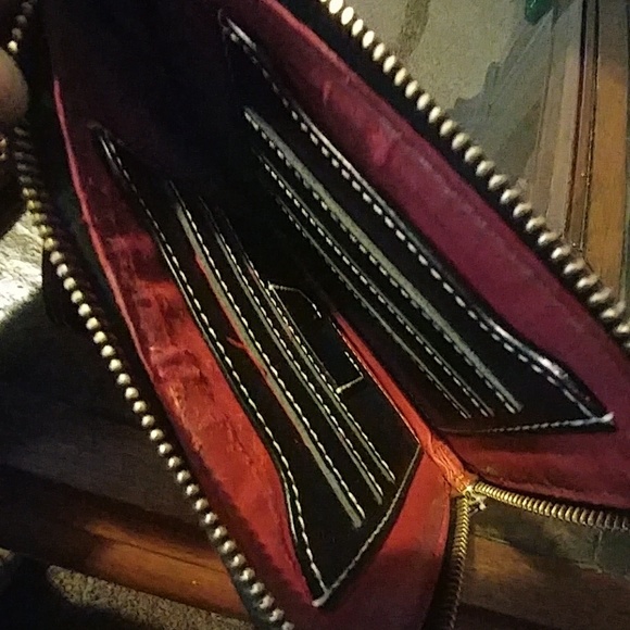 Dooney & Bourke wristlet - Picture 3 of 3